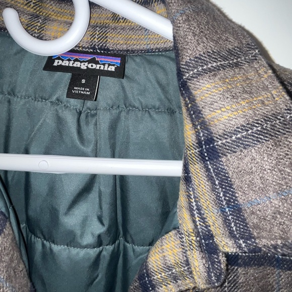 Patagonia men’s Insulated Fjord Flannel Shirt Jacket - Picture 3 of 4